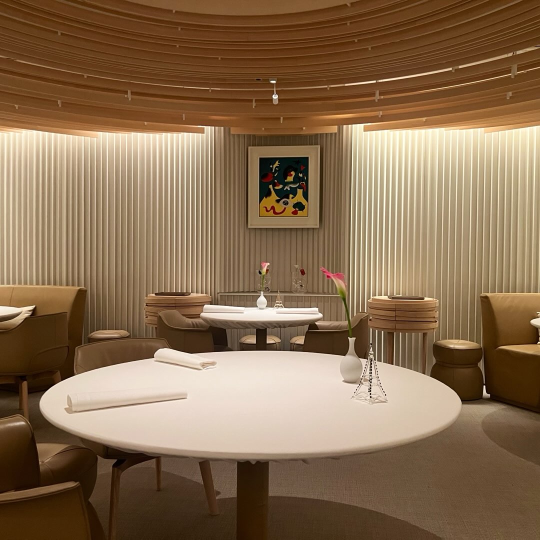 Blanc, Paris, Aug 1, 2026 dinner: elegant room, polished plating, but a disappointing two-star tasting with strange flav